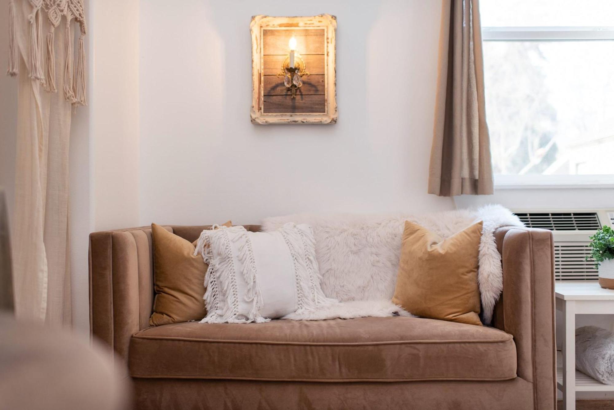 Le Petit Guesthouse -King Bed Walk To Whitworth Nine Mile Falls Esterno foto
